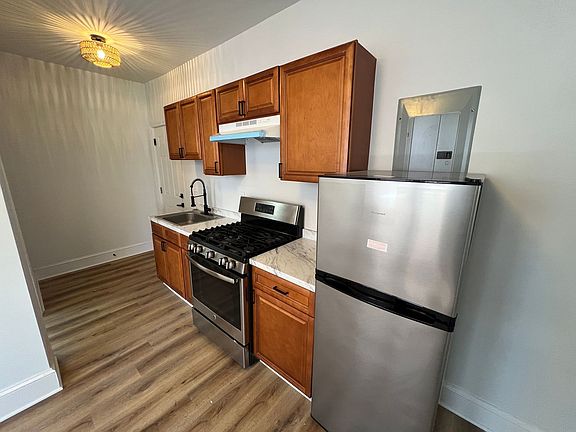 5th image of 1941 16th St SE APT 2