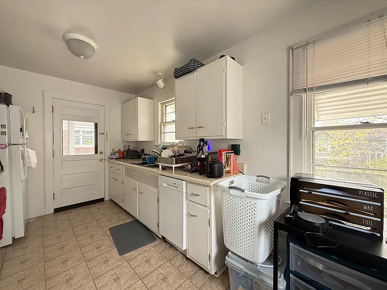 1514 Golden Ave #2 — Photo 8