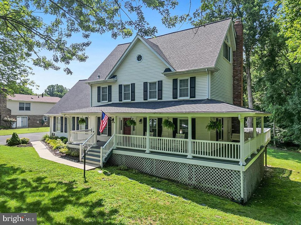 1st image of 615 Clarks Run Rd