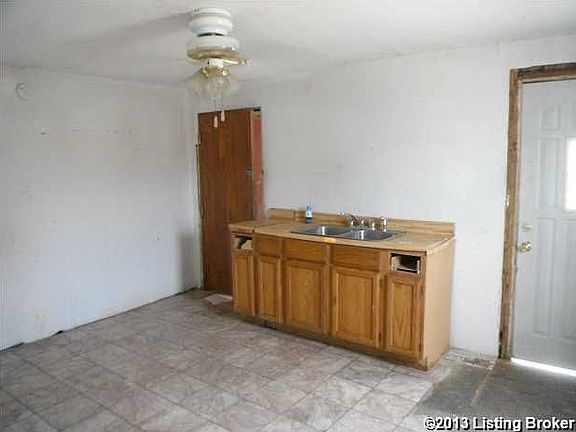 5th image of 2842 Slevin St