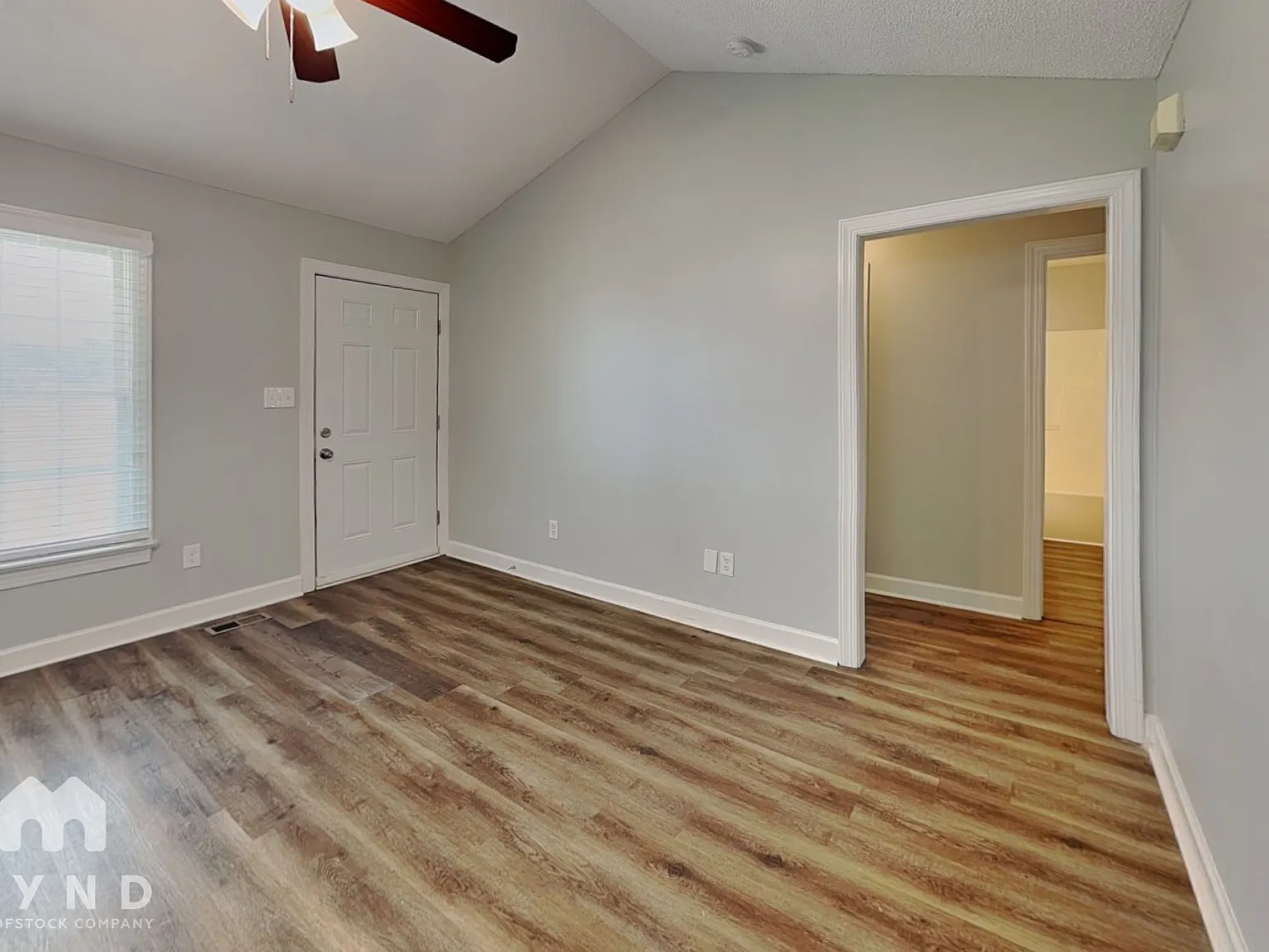 3 bed, 2.0 bath, 1008 sqft, $1,710 — Photo 4