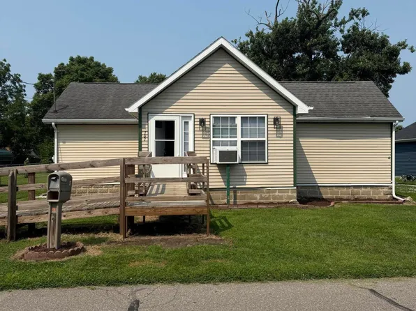 307 S Fisher St, Knox, IN 46534