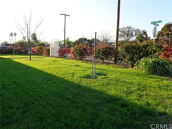 4th image of 7558 Tamarind Ave