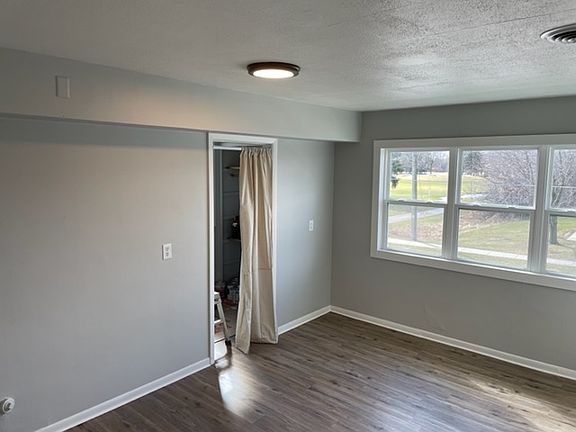 4th image of 206 W Jefferson St Unit A