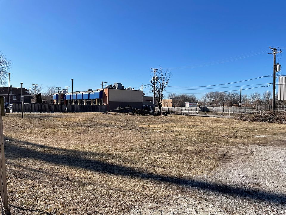 2nd image of 10520 S Avenue B