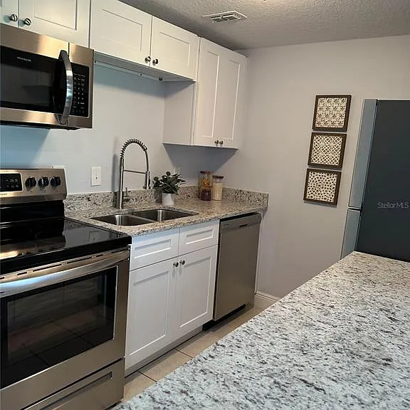 23 Country Club Dr #B — Photo 5