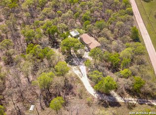 277 Black Jack Rd UNIT B, La Vernia, TX 78121