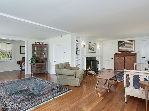 5th image of 4 Beacon Hill Ln