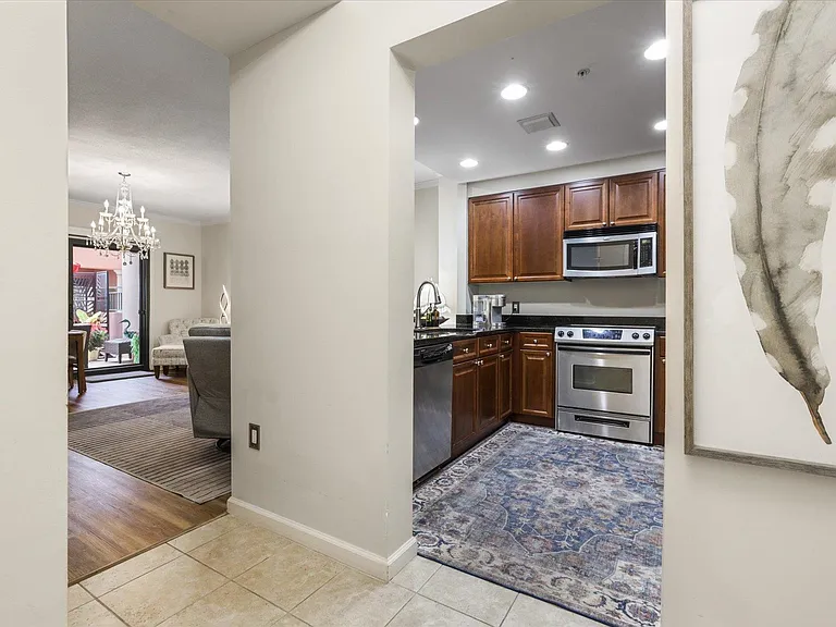 121 N Monroe St #5004 — Photo 1