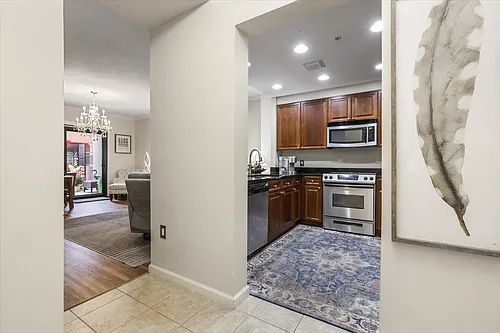 121 N Monroe St #5004 Photo 1
