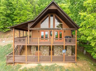 818 Five Forks Dr, Murphy, NC 28906