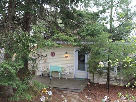 3rd image of 114 Henderson Pl