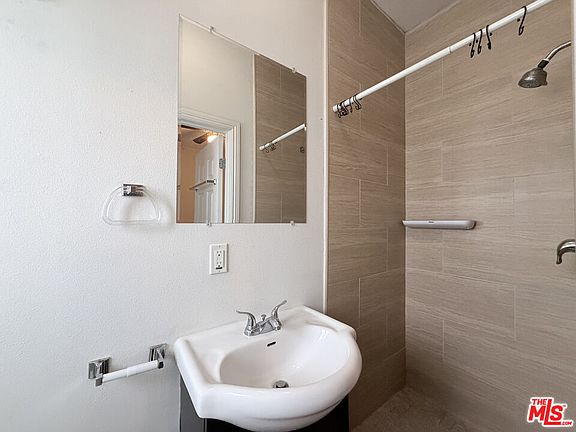 5th image of 1254 W 37th Dr #1248