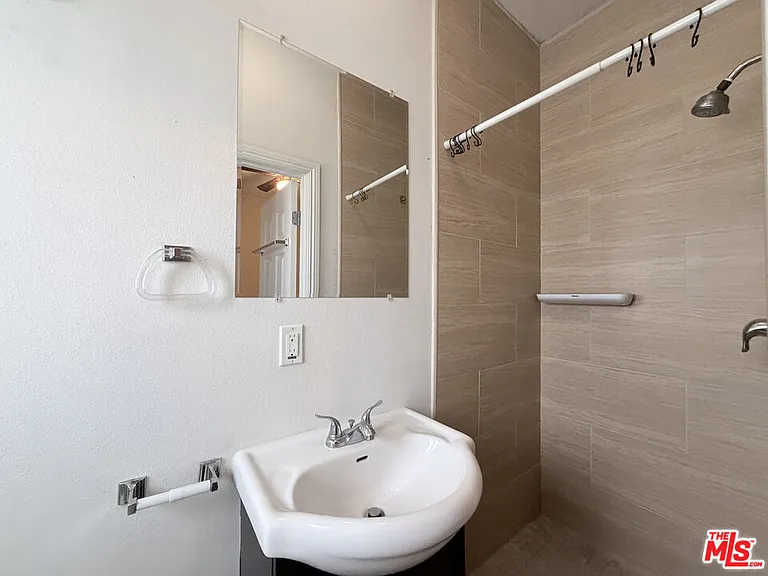 1254 W 37th Dr #1248 — Photo 5