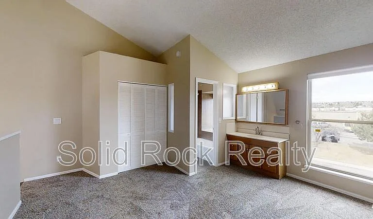 2028 Erin Loop — Photo 8
