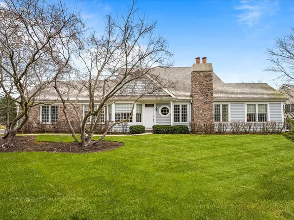 520 Andover Ct, Lake Forest, IL 60045