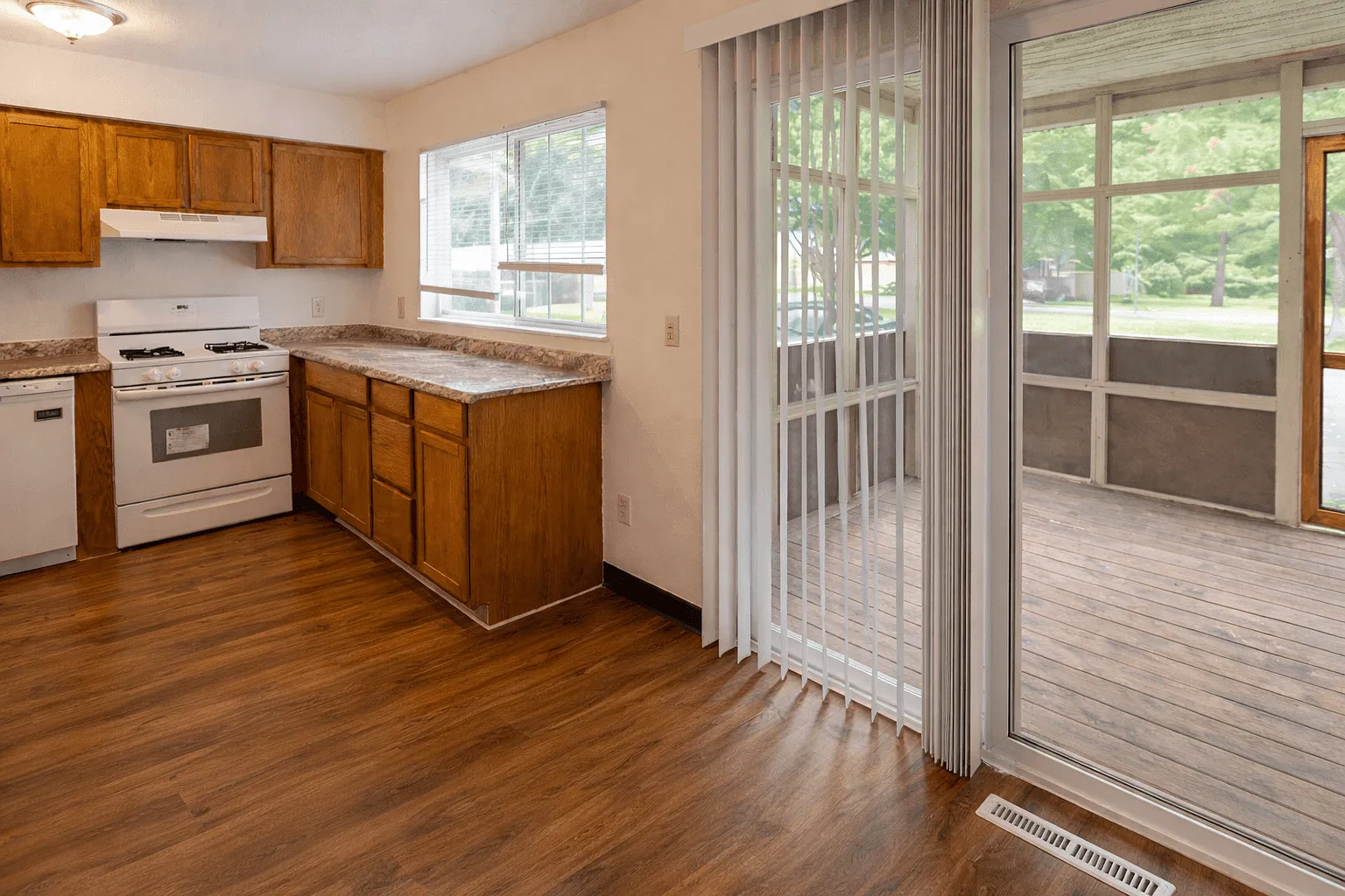 Arbor Pointe Townhomes — Photo 1