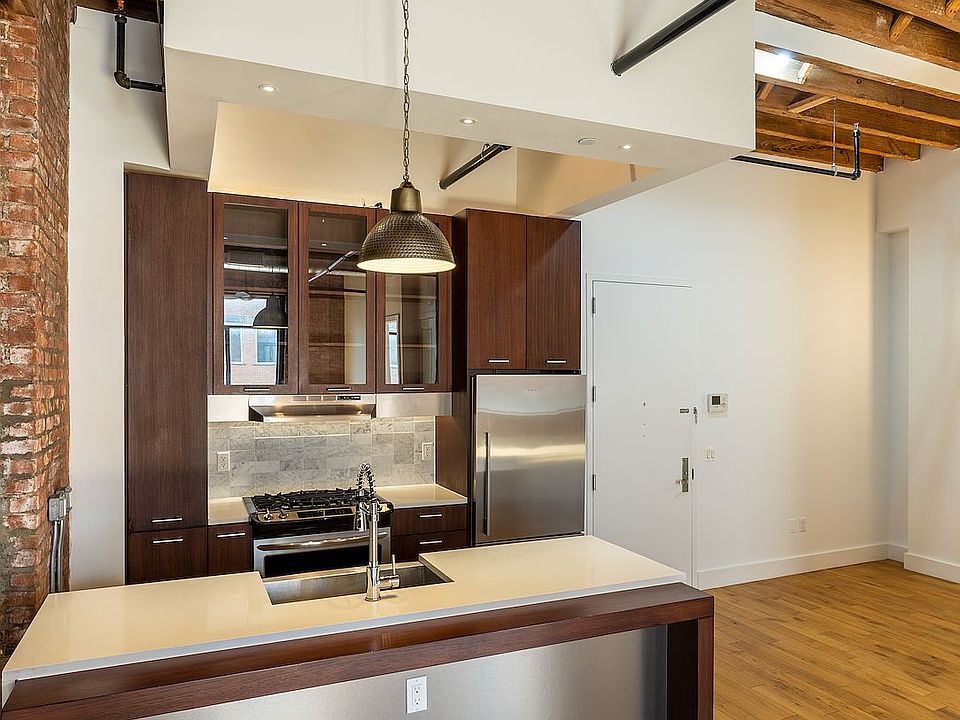 1st image of 139 N 10th St APT 1B