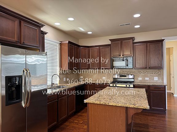 2nd image of 547 Meadowwood Dr SW
