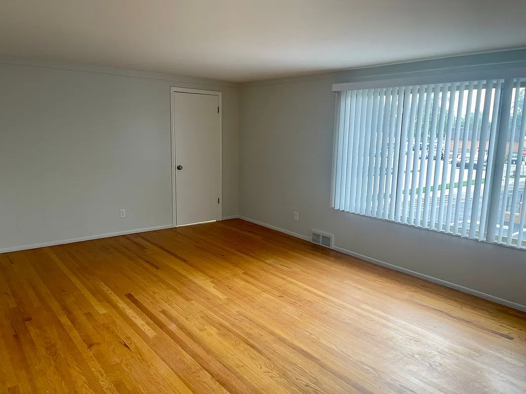 3 bed, 1.0 bath, 1280 sqft, $1,500 — Photo 4