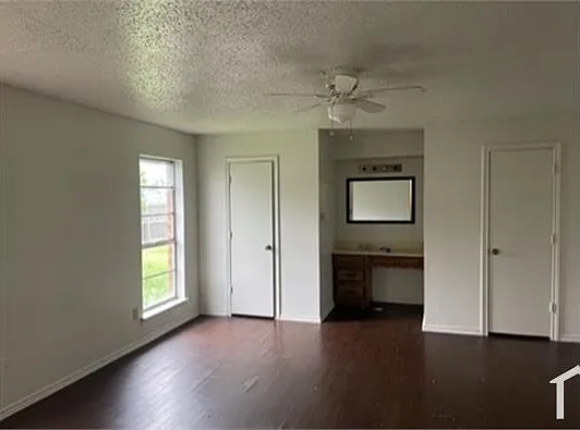 3437 Latham Dr — Photo 4