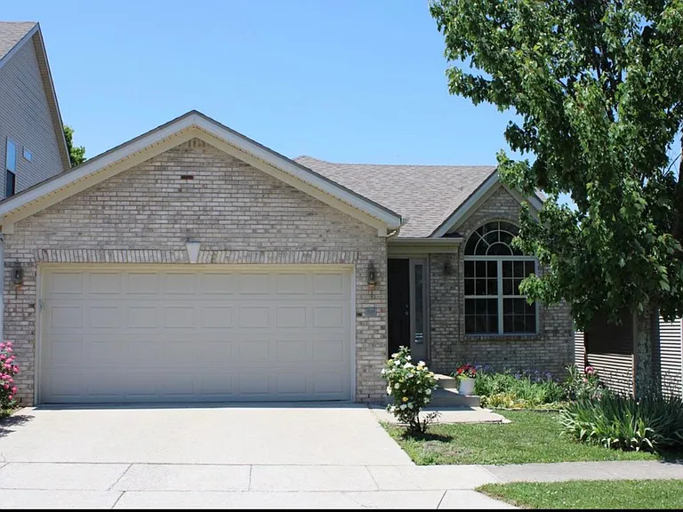 2509 Sun Seeker Ct — Photo 1