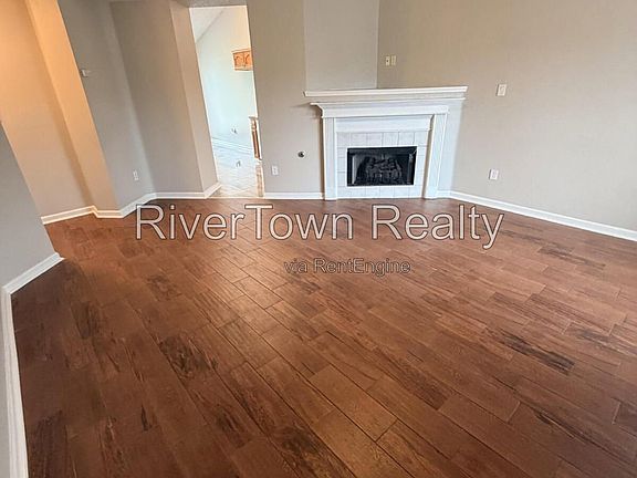 3rd image of 10570 Pecan View Dr