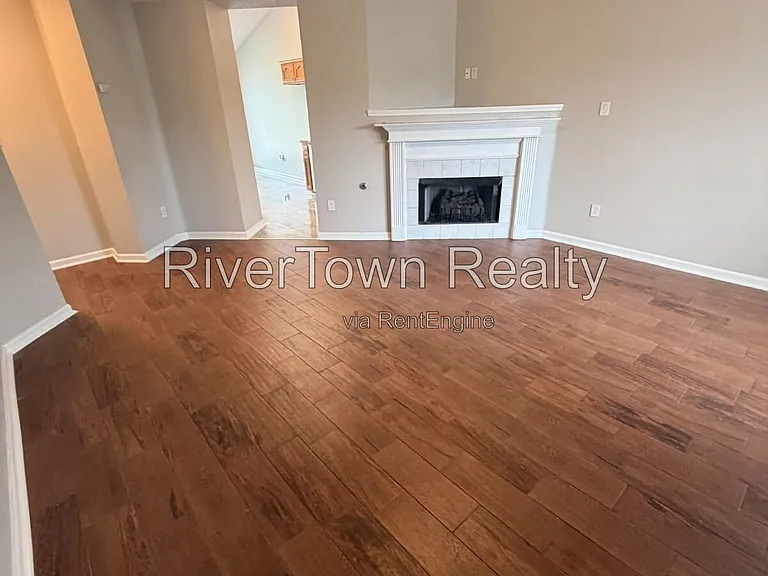 10570 Pecan View Dr — Photo 3