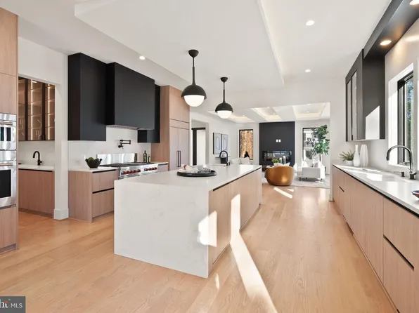 3108 6th St N, Arlington, VA 22201