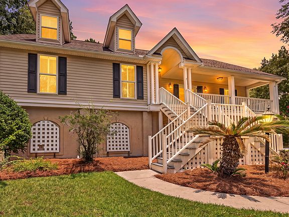 3rd image of 200 Castle Harbor Dr