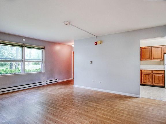 2nd image of 4713 Elm St APT 1E