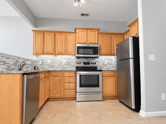 5th image of 135 Goodman Way