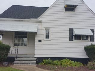 5203 Arch St, Maple Heights, OH 44137