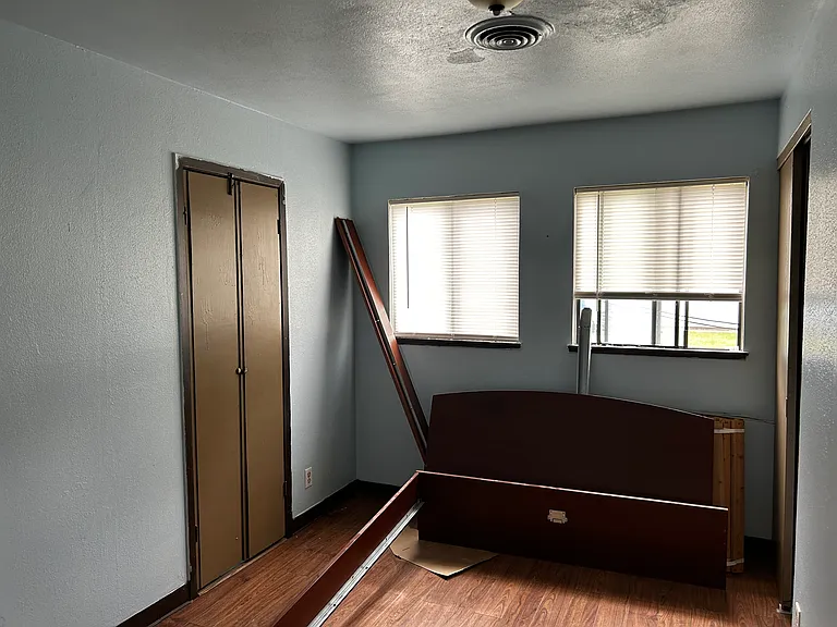 2306 W Howard Ave — Photo 21