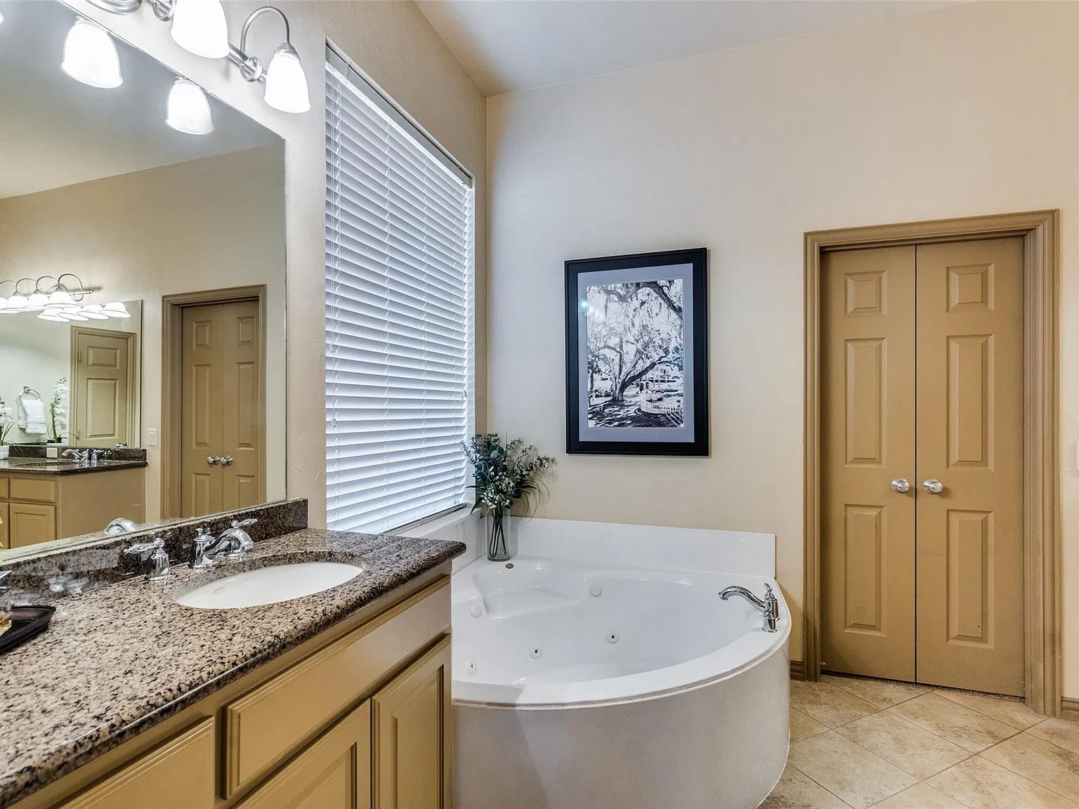 4 bed, 3513 sqft, $3,100 — Photo 2