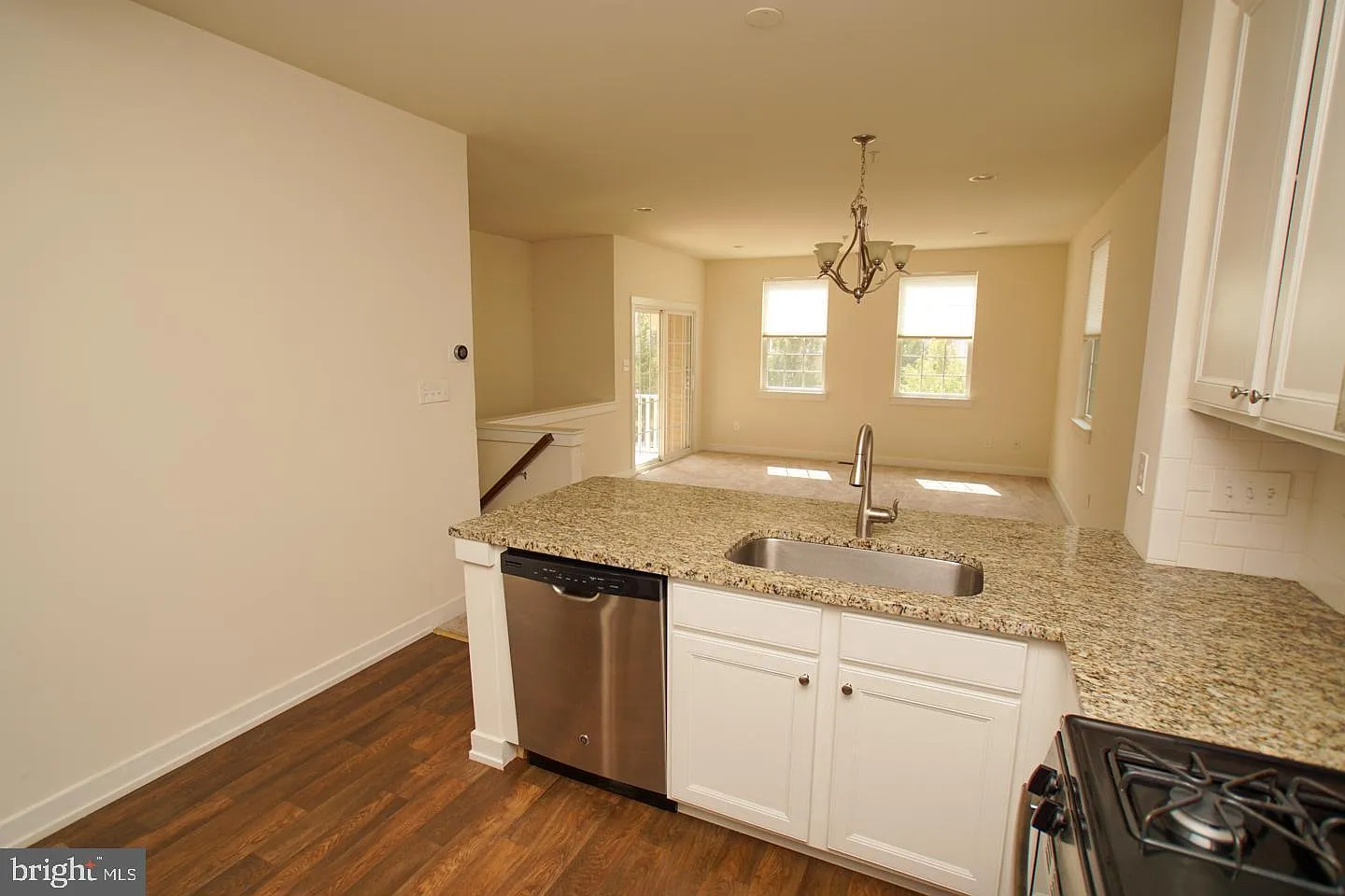 2 bed, 2.0 bath, 1460 sqft, $2,700 — Photo 3