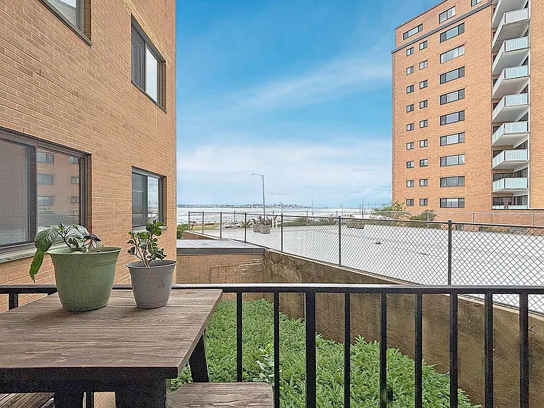 296 Lynn Shore Dr #104 — Photo 5