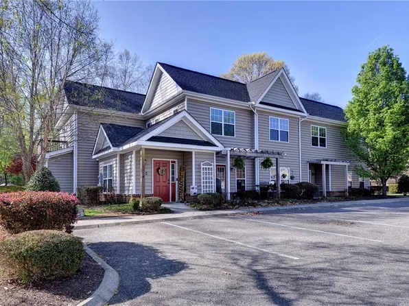 102 Lakeview Cv, Smithfield, VA 23430