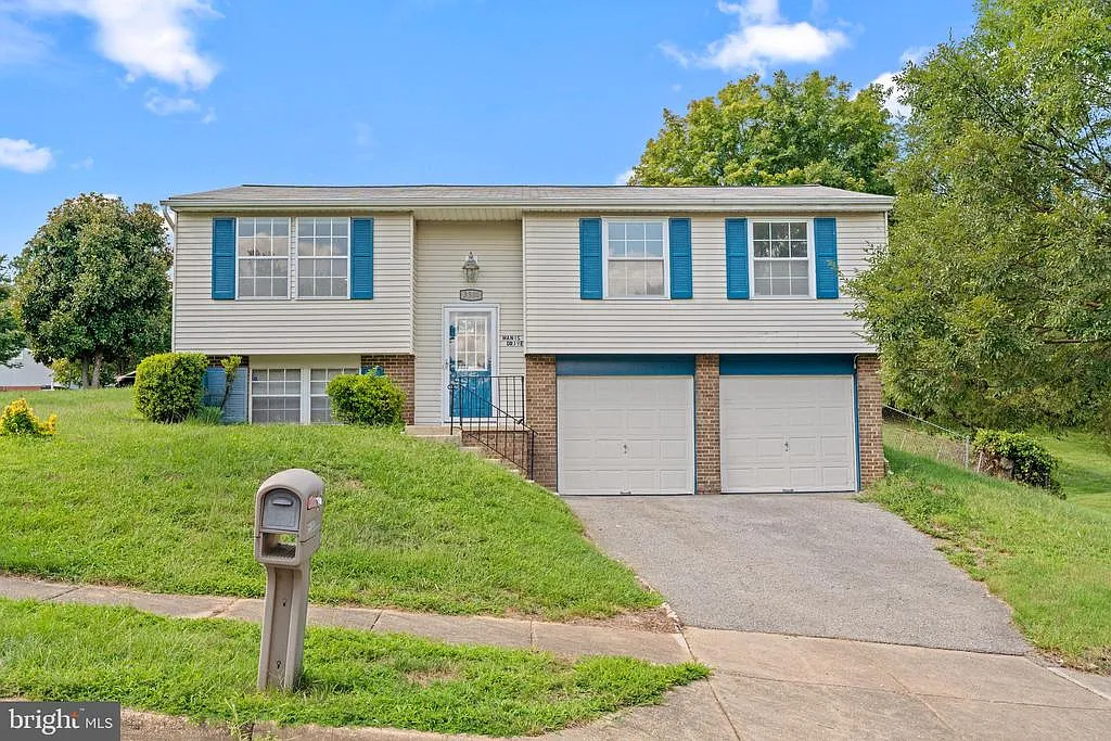 3 bed, 1.5 bath, 1028 sqft, $3,000 — Photo 1