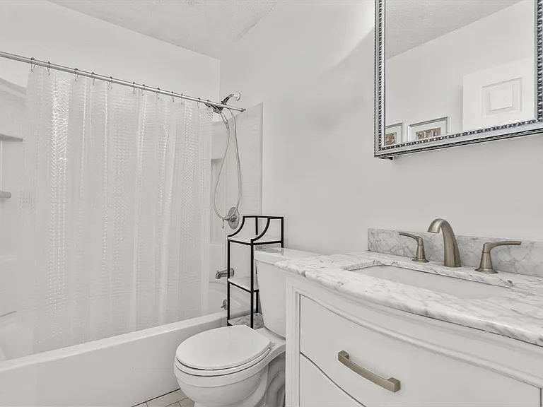 3 Dailey St #B — Photo 12