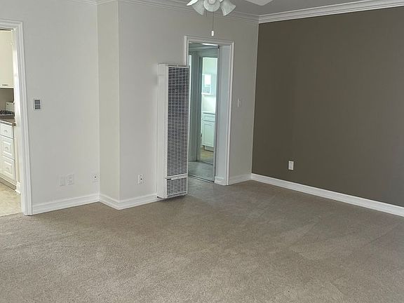 2nd image of 12558-12606 Oxnard St #6