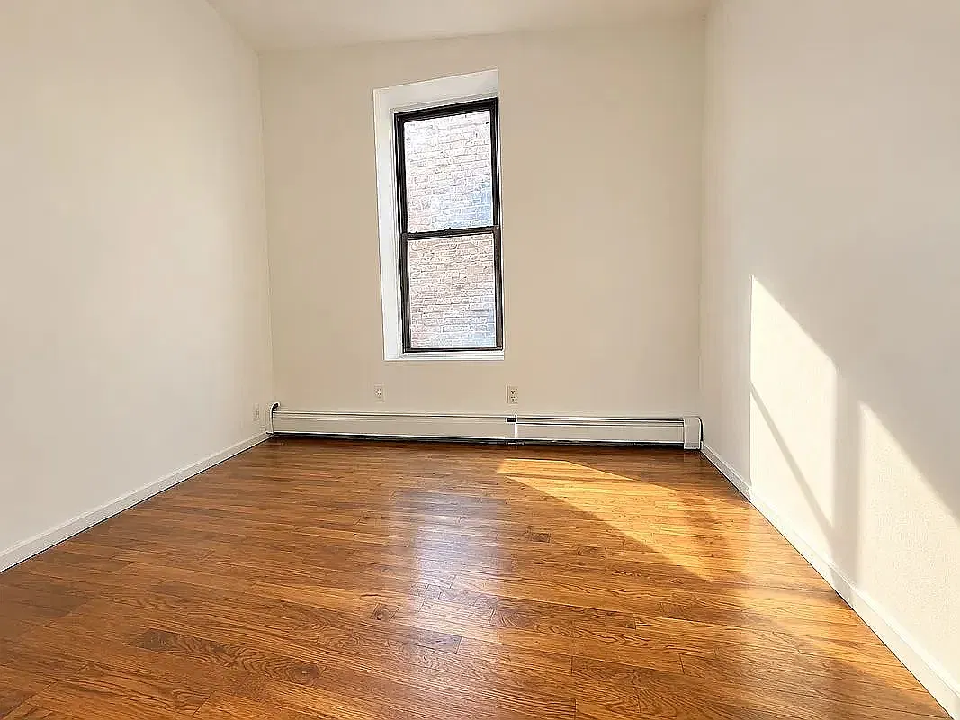 270 Throop Avenue — Photo 4