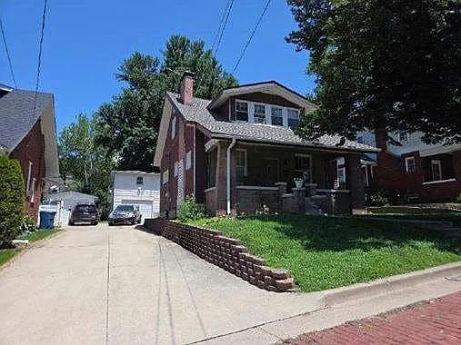 708 Linden St photo 1
