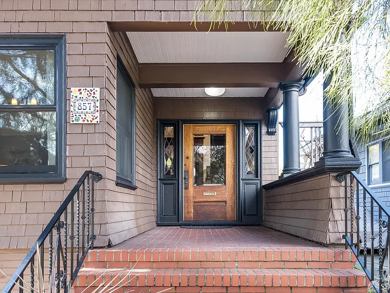 857 Laurel St — Photo 5