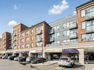 7398 Yonge St #308, Vaughan, ON L4J 8J2