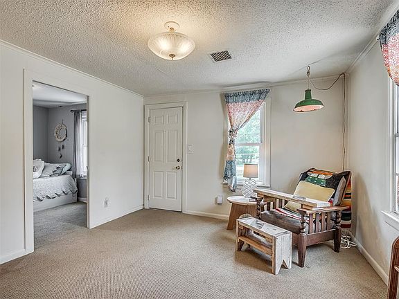 5th image of 820 Oakdale Dr