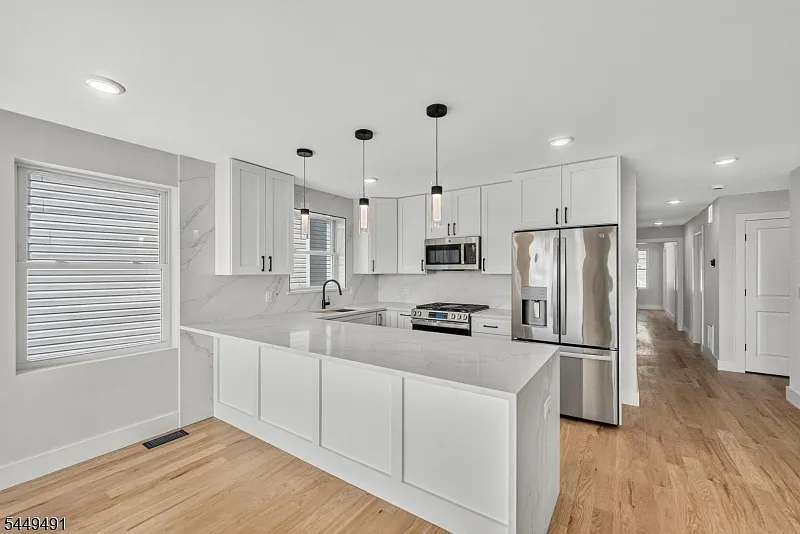 3 bed, 2.0 bath, $2,800 — Photo 1