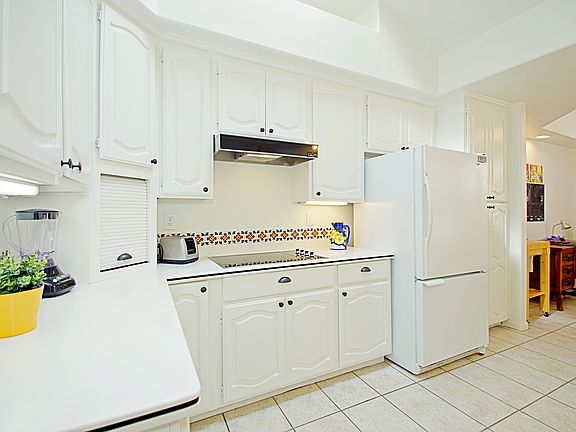 4th image of 1700 E Lakeside Dr Unit 14