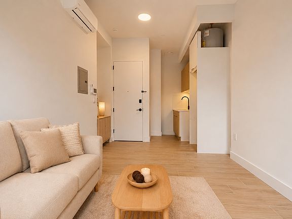 3rd image of 72 W 126th St #1C