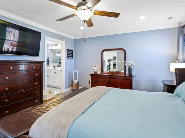 103 Wrentree Dr, Easley, SC 29642